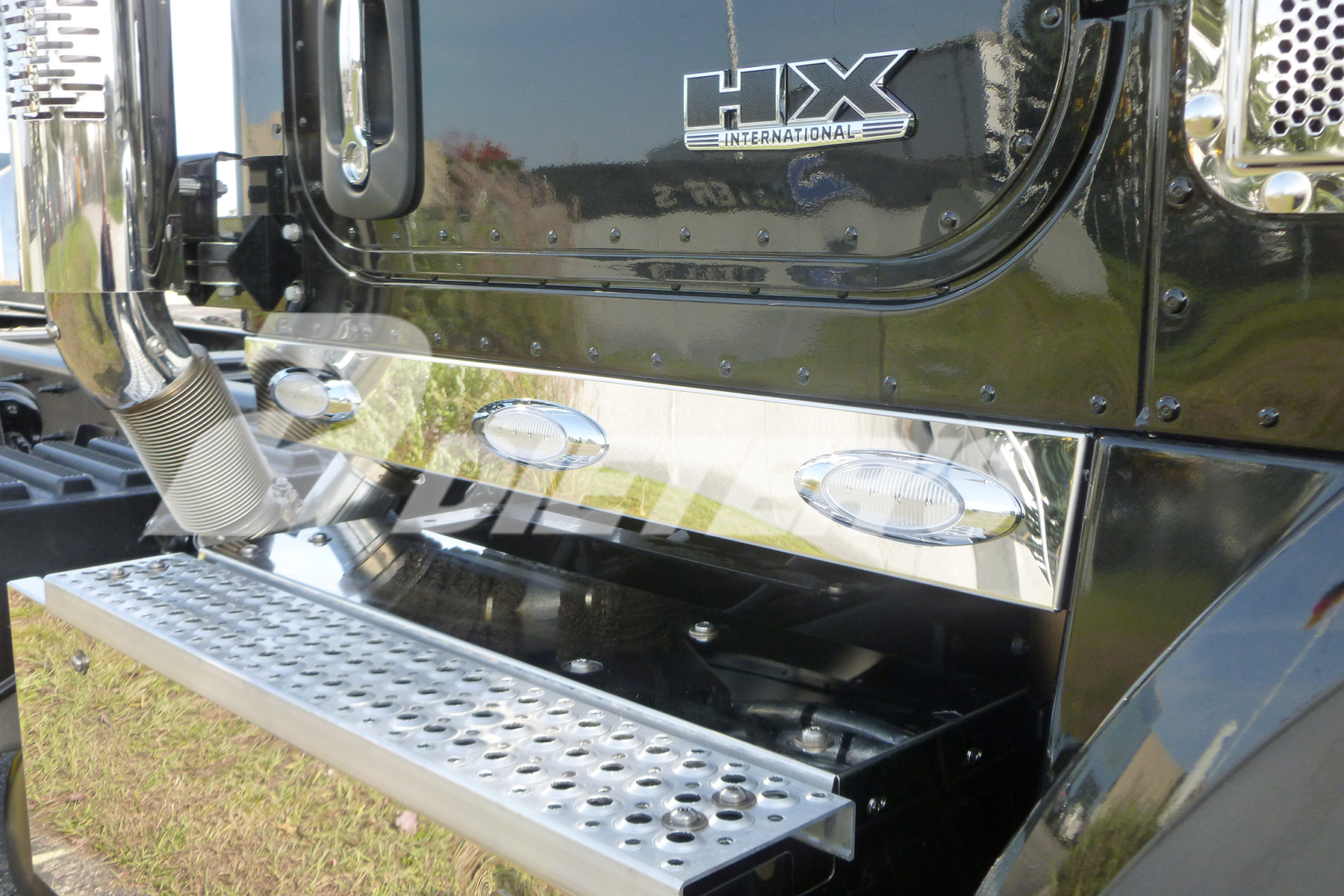 Cab Skirts – HX620 with Dual Exhaust image