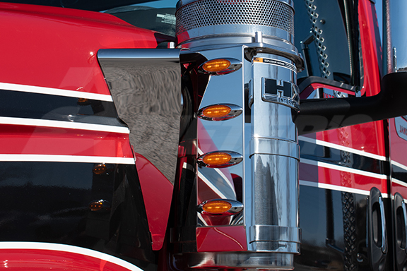 2022+ INTERNATIONAL HX620 AIR CLEANER LIGHT BARS image