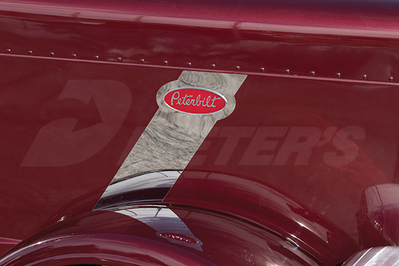 PETERBILT 589 EMBLEM ACCENT image