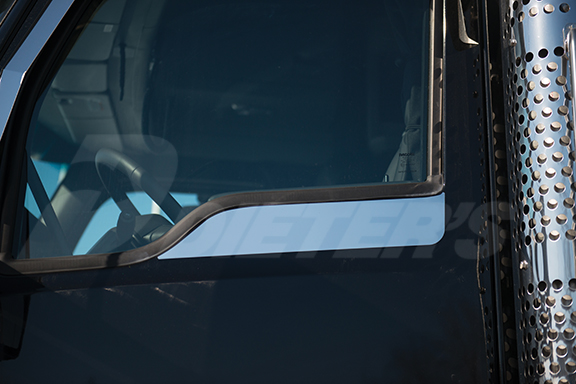 KENWORTH W990, T680 &amp; T880 - DOOR WINDOW ACCENT image